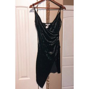 NWT 💎 Little Black Velvet Dress